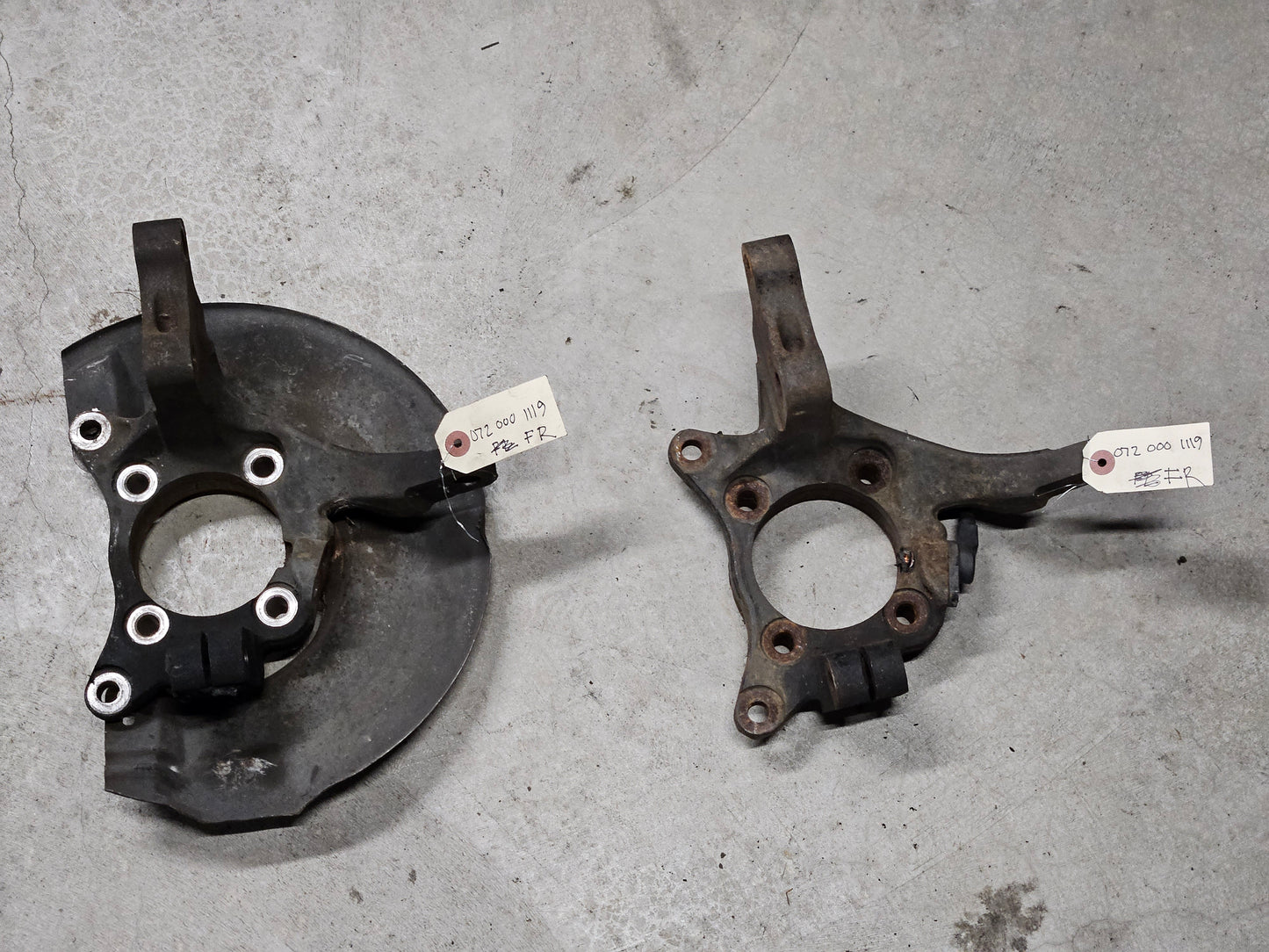 Evo 7 8 9 Front Right Wheel Hub Knuckle Spindle - MR554422