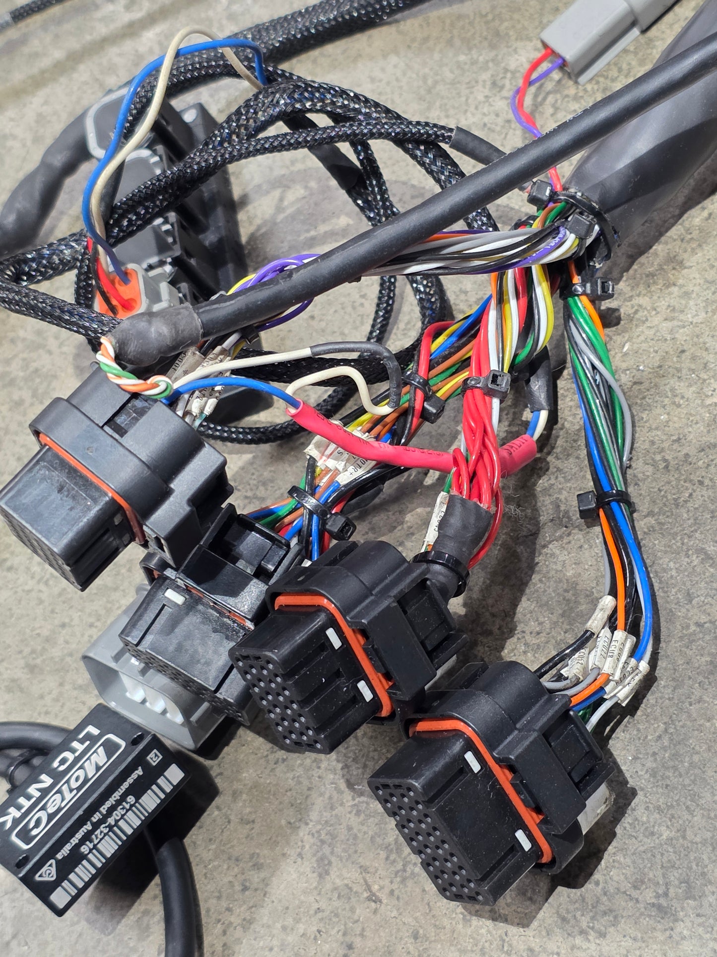 Evo 8/9 Motec M150, C127 Dash, Ohm Harness Super Pack -  NEW